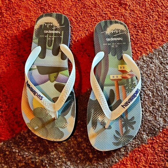 Like New Havaianas flops - Picture 2 of 4